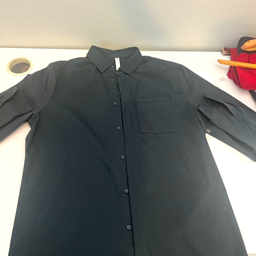 Lululemon Pocket Protector Buttondown XL Black Long sleeve